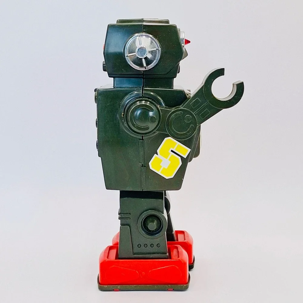 Vintage Follow the Leader TV Robot No 1049 Hong Kong 11